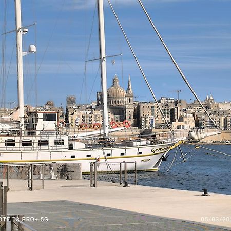 One Bedroom Tea Apartment Il-Gzira Dış mekan fotoğraf
