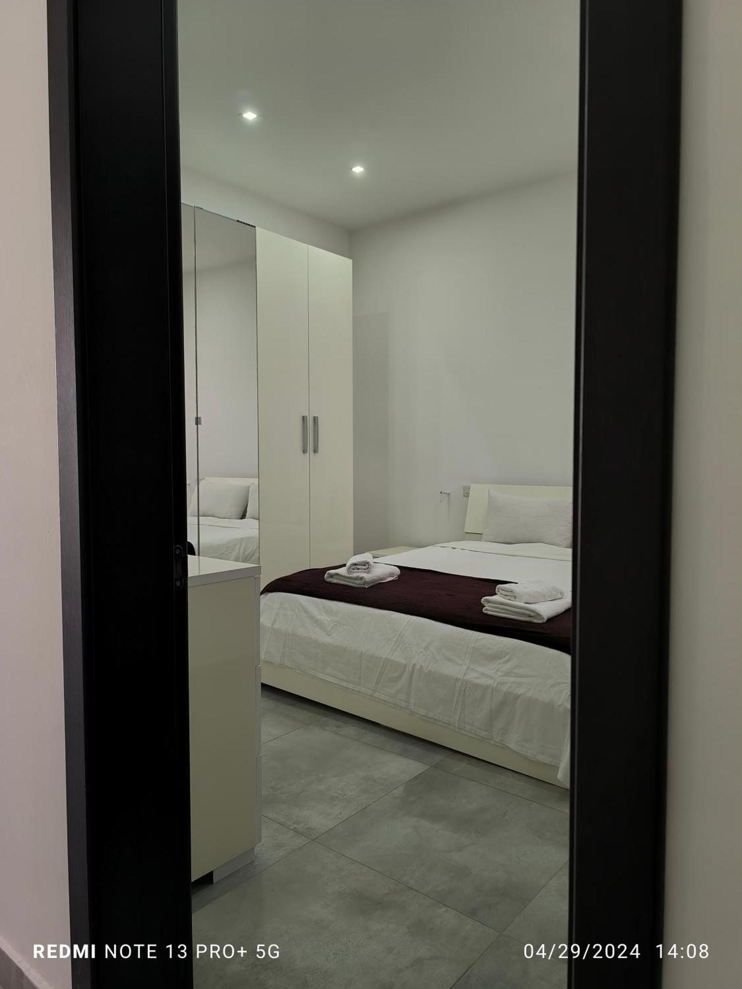 One Bedroom Tea Apartment Il-Gzira Dış mekan fotoğraf