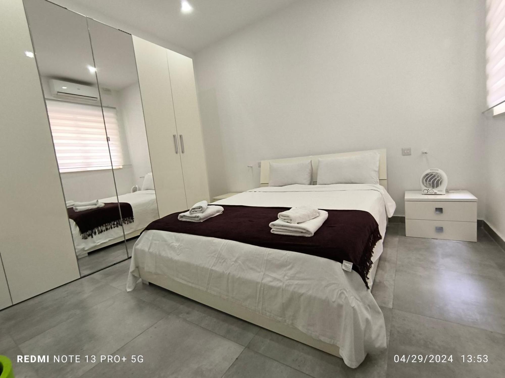 One Bedroom Tea Apartment Il-Gzira Dış mekan fotoğraf