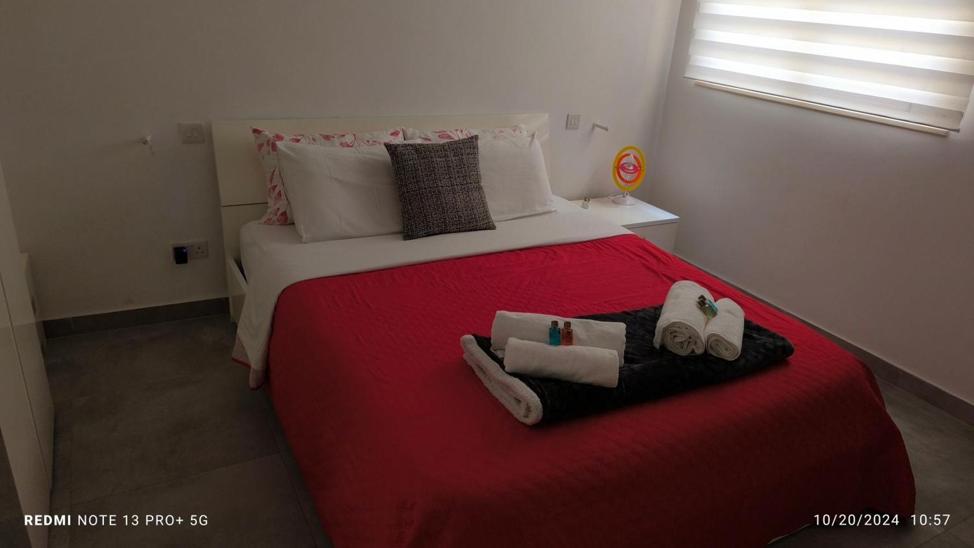 One Bedroom Tea Apartment Il-Gzira Dış mekan fotoğraf