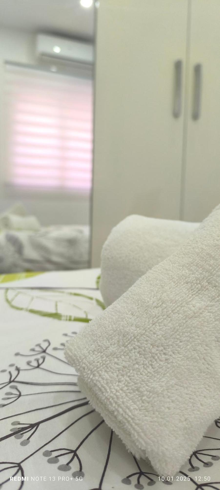 One Bedroom Tea Apartment Il-Gzira Dış mekan fotoğraf