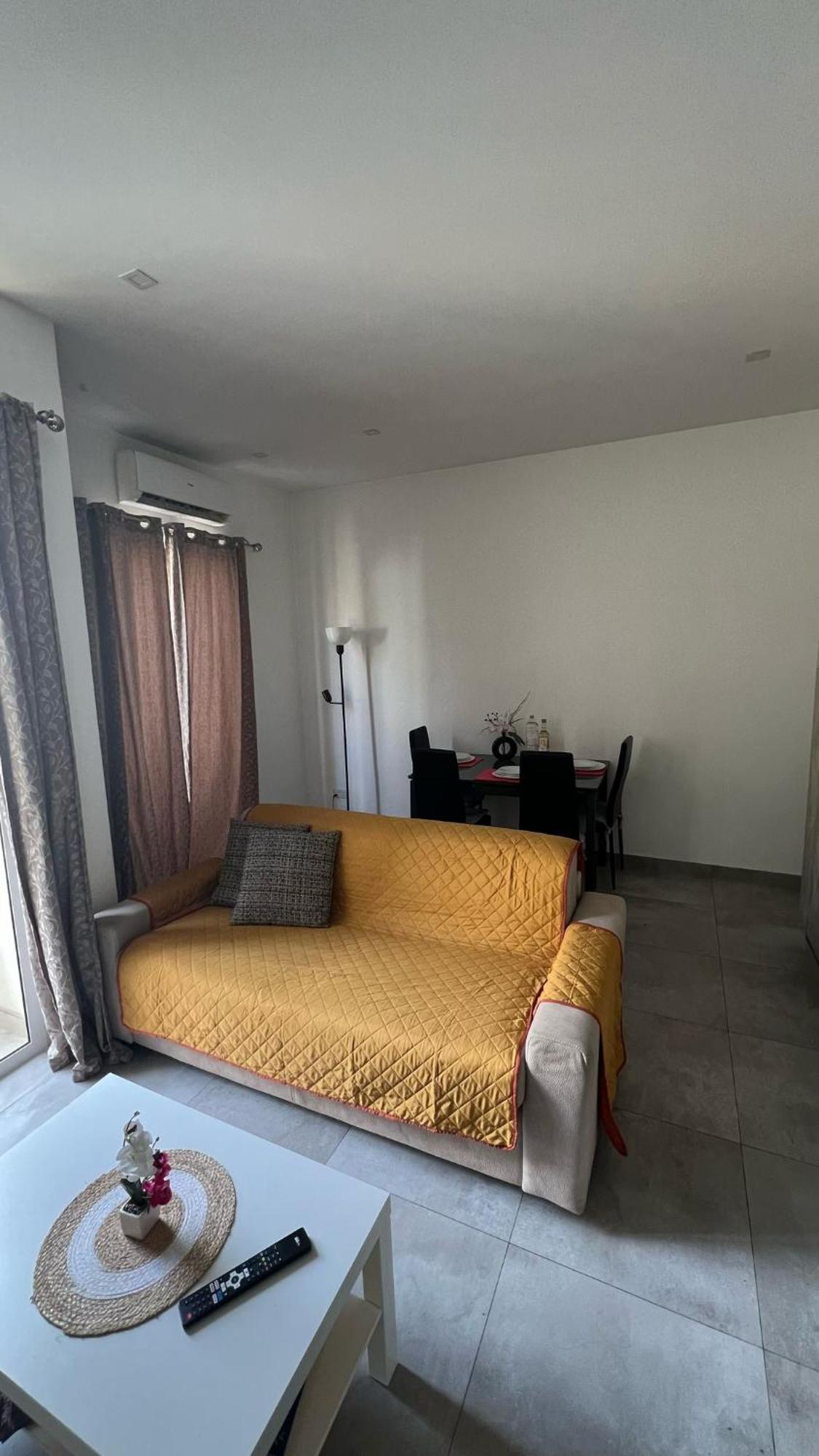 One Bedroom Tea Apartment Il-Gzira Dış mekan fotoğraf